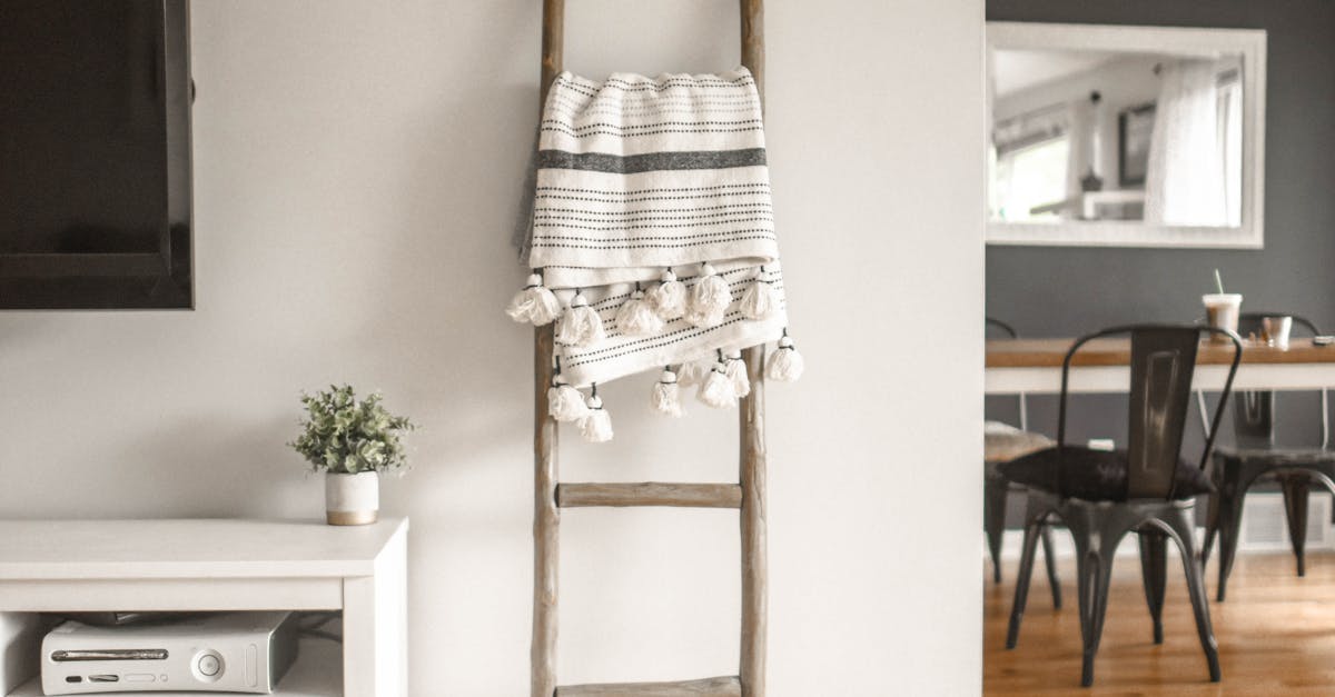 What is the 50% rule in decluttering?